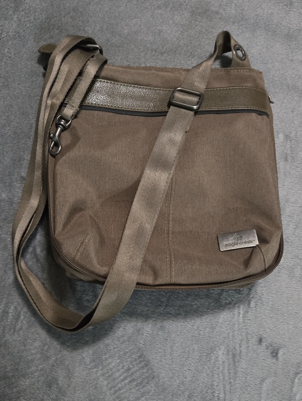 Eagle Creek Everywhere Canvas Crossbody Bag Purse Army Green
